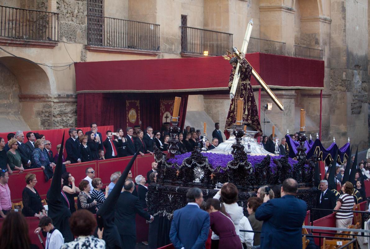 Jesús Nazareno en carrera oficial