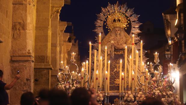 La Virgen del Rayo prologa la Pascua en la Catedral de Córdoba