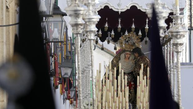 El Císter retira del culto a sus titulares por labores de limpieza en la iglesia del Santo Ángel