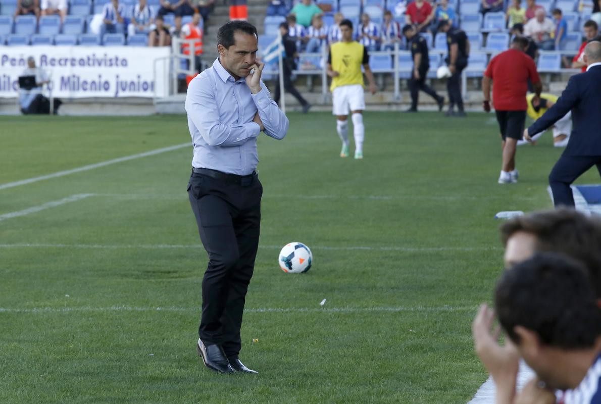 Sergi Barjuán, en un banquillo