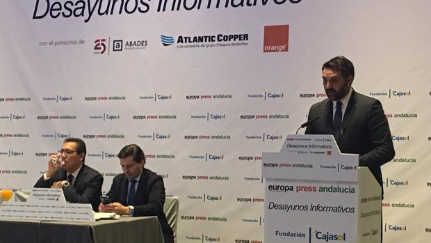 El consejero, durante el desayuno informativo que ha protagonizado en Málaga