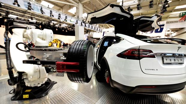 Proceso de fabricación de uno de los coches de Tesla