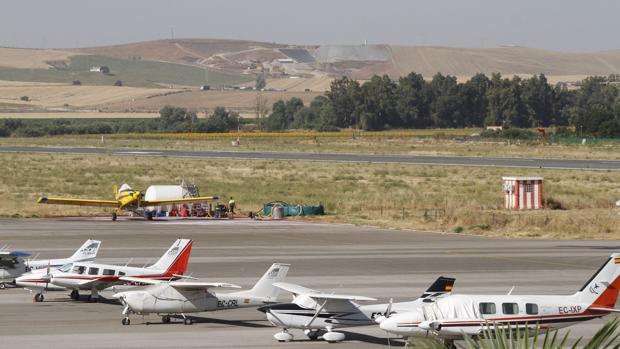 Aviones en la pista del aeropuerto de Córdoba