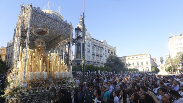 Así fue la salida de la Virgen de la Paz y Esperanza de Córdoba