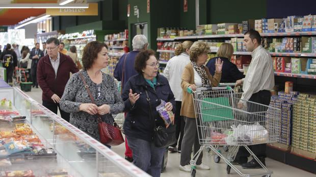 Interior de uno de los supermercados de Mercadona en Córdoba