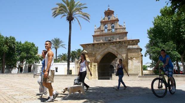 El Ayuntamiento ha dado pasos para reclamar la titularidad pública de la plaza del Pocito