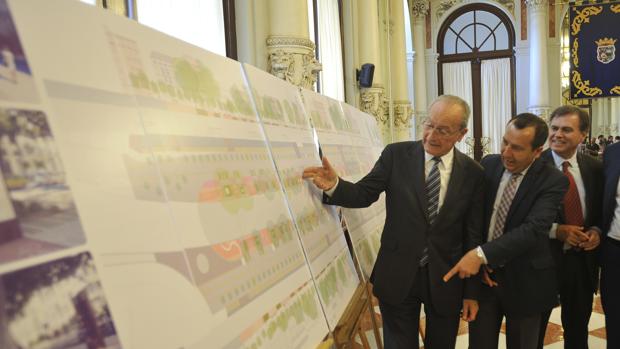Francisco de la Torre, junto al delegado de la Junta en Málaga, presenta el proyecto de la Alameda