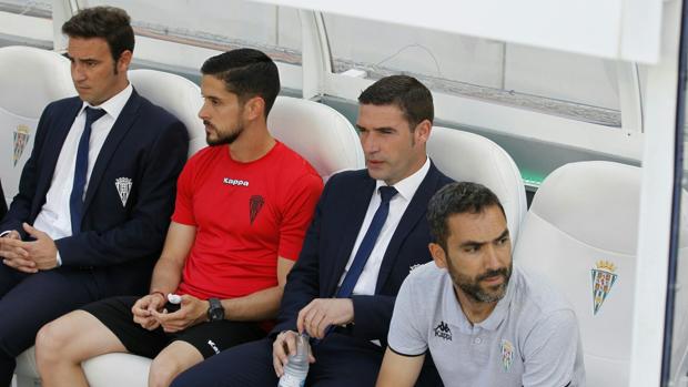 Luis Miguel Carrión antes de empezar el partido ante el Reus