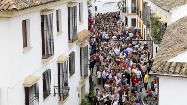 Colas en el fin de fiesta de los Patios