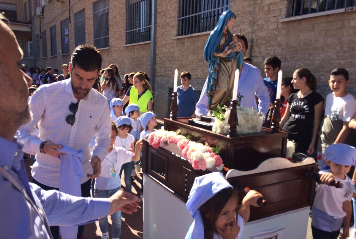 Procesión infantil del colegio Maristas