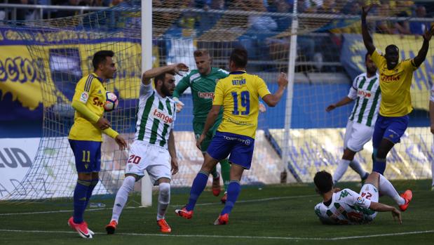 Las notas de los jugadores del Córdoba ante el Cádiz