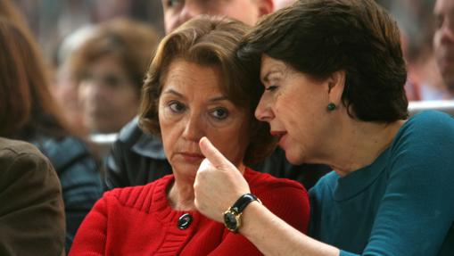 Carmen Hermosín, exconsejera de la Junta, con Magdalena Álvarez