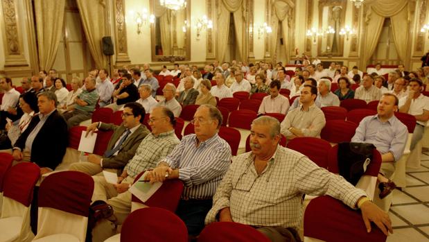 Asamblea en el Círculo de la Amistad