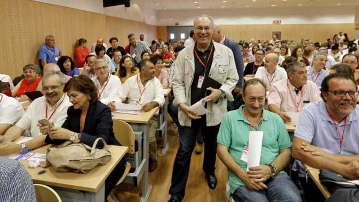 Un momento de la celebración del «congresillo» del PSOE