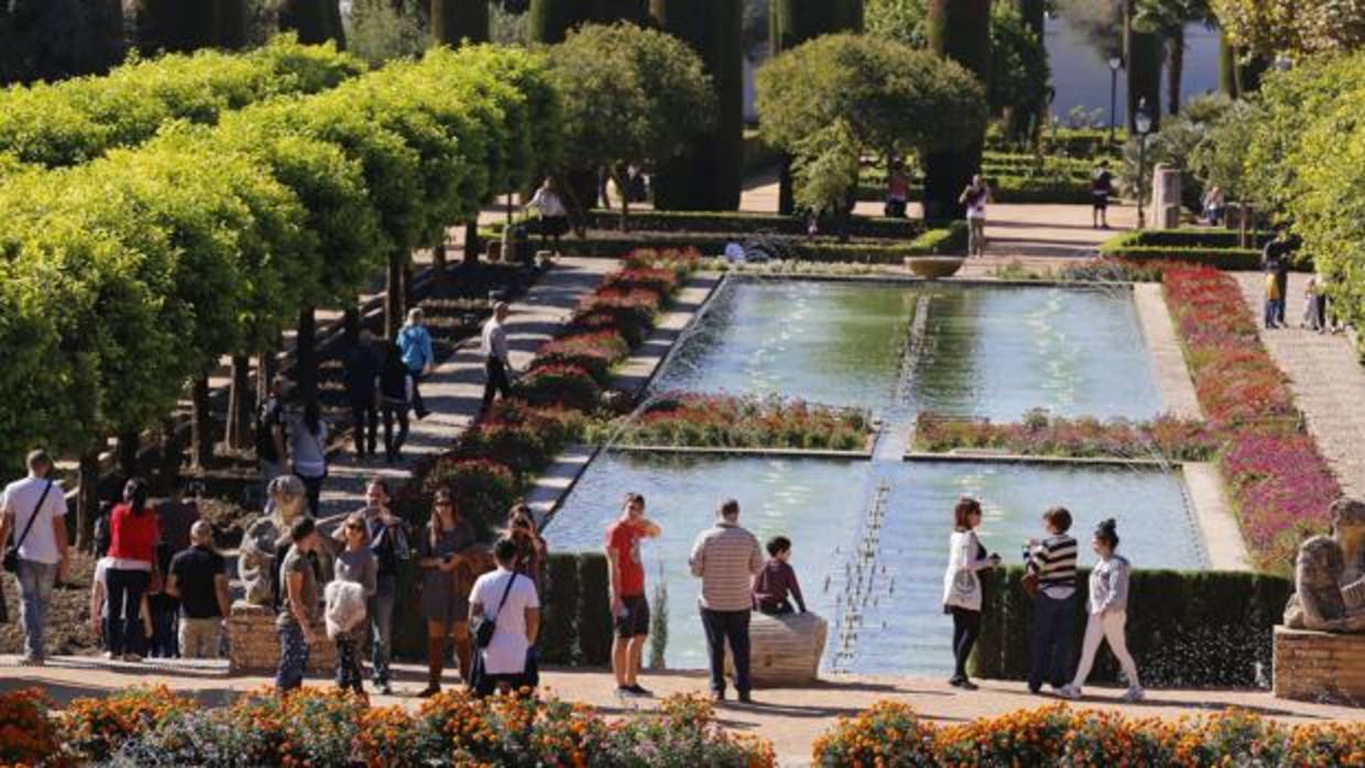 Visitantes en el Alcázar de los Reyes Católicos