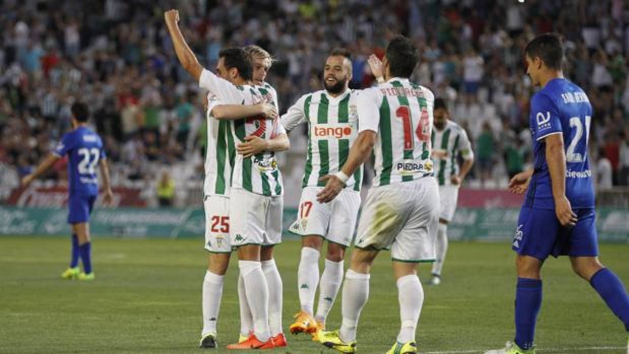 Javi Lara anotó ante el Real Oviedo el primer gol de falta del Córdoba CF