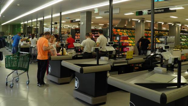 Mercadona reforma su supermercado del polígono de Las Quemadas en Córdoba