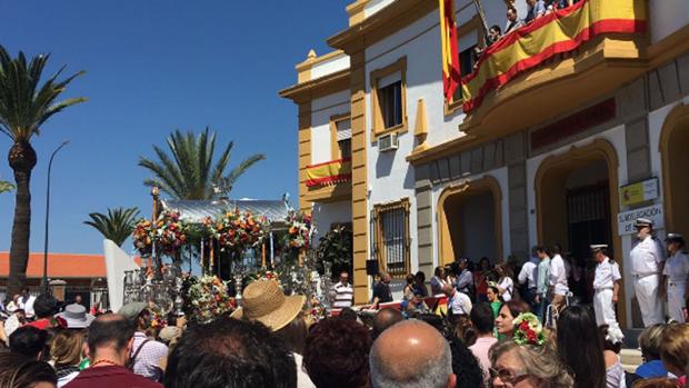 Salida de la hermandad de Emigrantes de Huelva