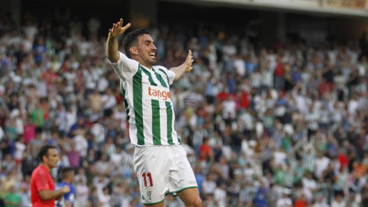 Alfaro celebra el tercer gol ante el Oviedo