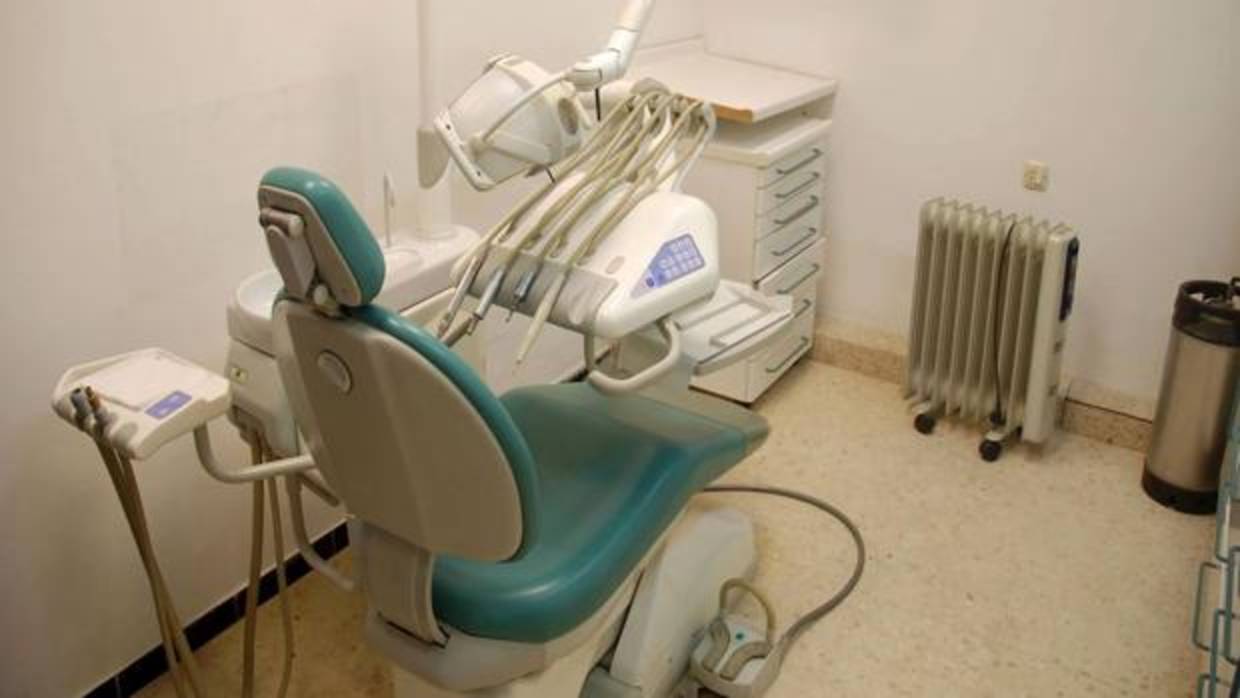 Sillón de un falso dentista en Sevilla