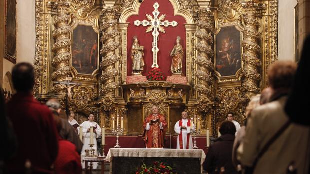 El obispo de Córdoba, en una misa por el rito mozárabe por San Acisclo y Santa Victoria