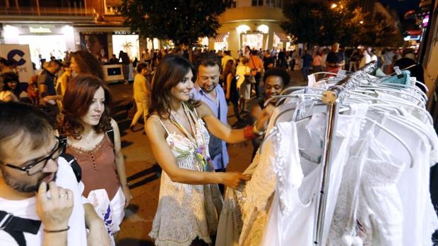 Córdoba vuelve a volcarse con la Shopping Night, la celebración del comercio