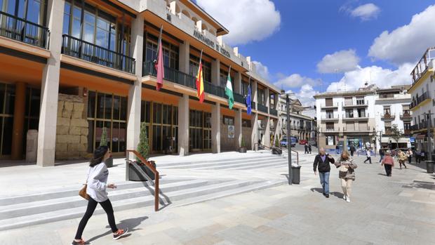 El Ayuntamiento quiere empezar con la segunda fase del plan de tráfico de Capitulares a inicios de curso