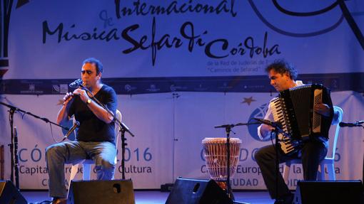 Dos músicos durante el Festival de Música Sefardí