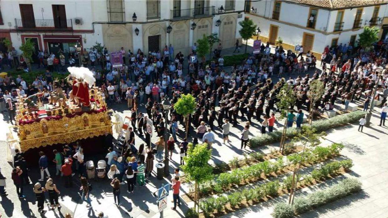 Coronación de Espinas, tras su titular