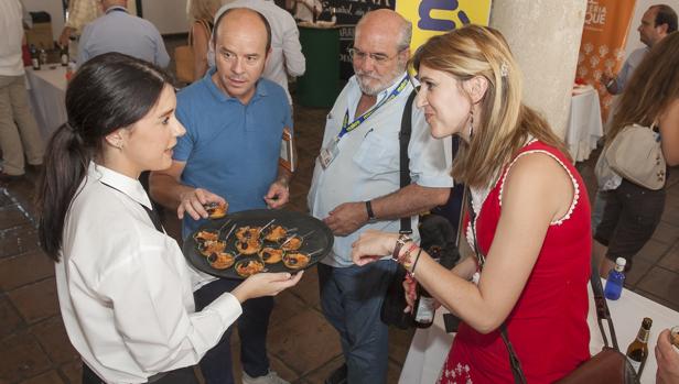 Degustación de salmorejo cordobés en el congreso nacional que se celebra en Córdoba