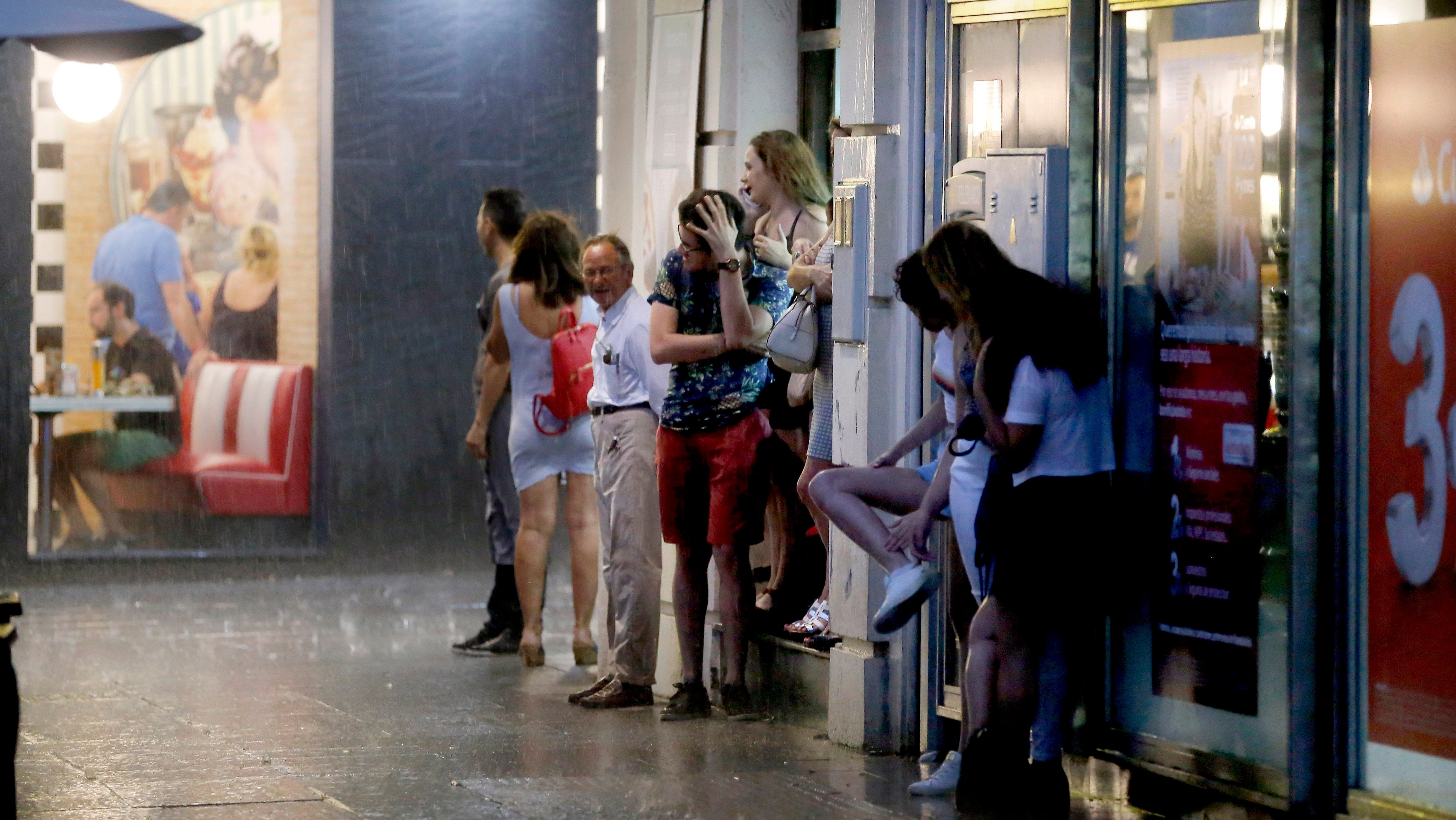 Del ozono contaminante a la lluvia de «verano»: un caluroso día de locos en Córdoba