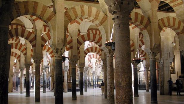 Interior de la Mezquita-Catedral de Córdoba