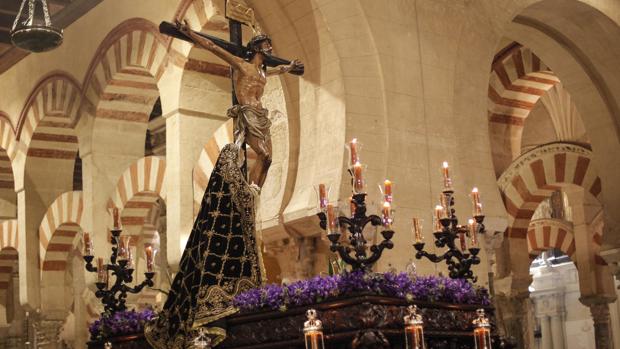 El Cristo de la Expiración, en el interior de la Mezquita-Catedral