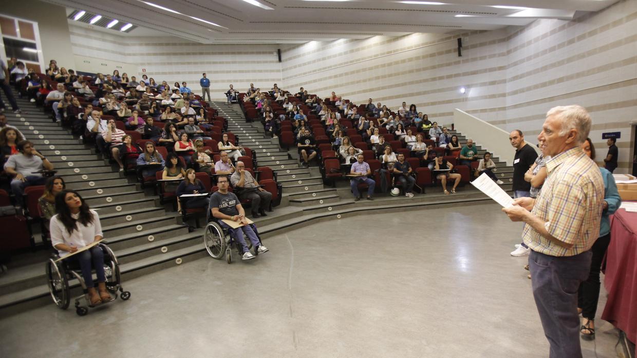 Algunos opositores durante las pruebas celebradas este domingo en Córdoba