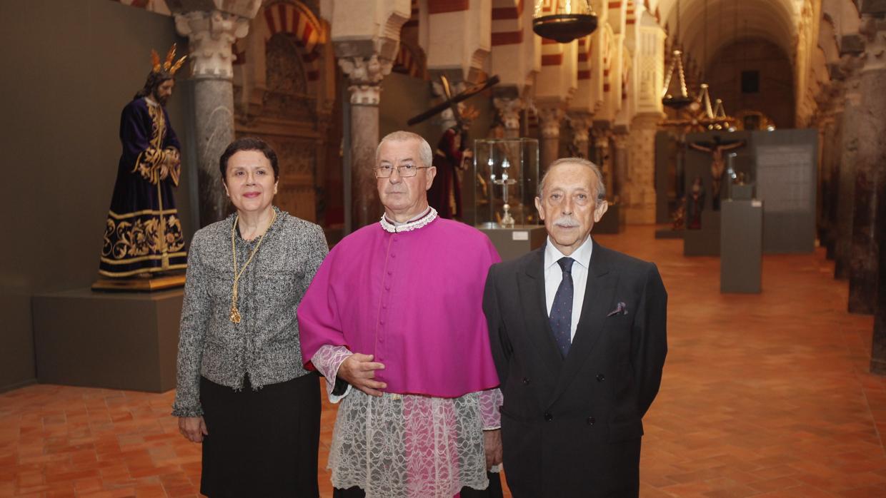 Salud Aguilar, a la izquierda, en la inauguración de la exposición de la Vera-Cruz