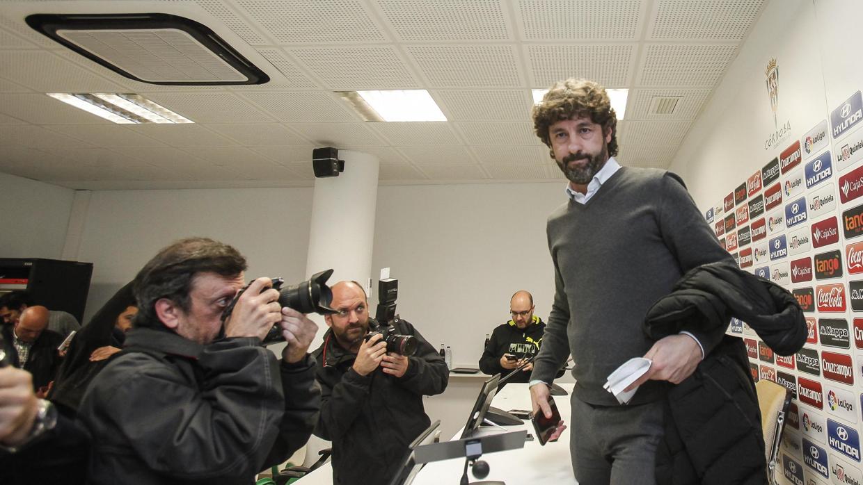 El director deportivo del Huesca, Emilio Vega, en su despedida del Córdoba CF