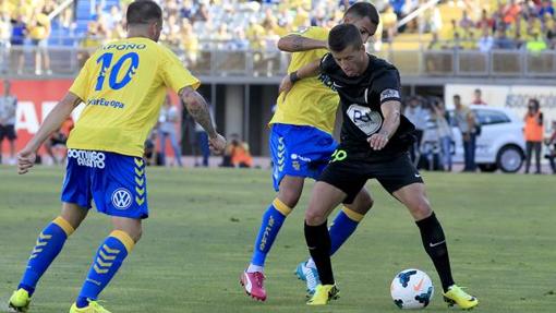 Dani Pinillos en el partido del ascenso ante Las Palmas