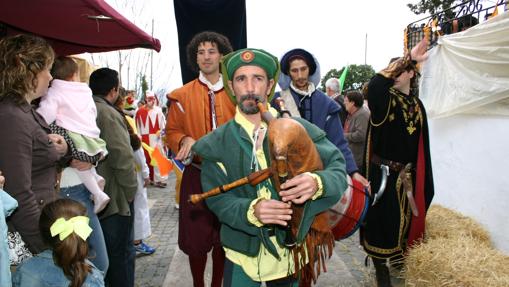 Desfile de los Pobladores de Montemayor