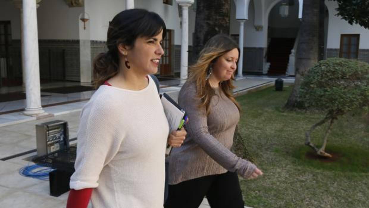 Teresa Rodríguez llegando al pleno del Parlamento andaluz