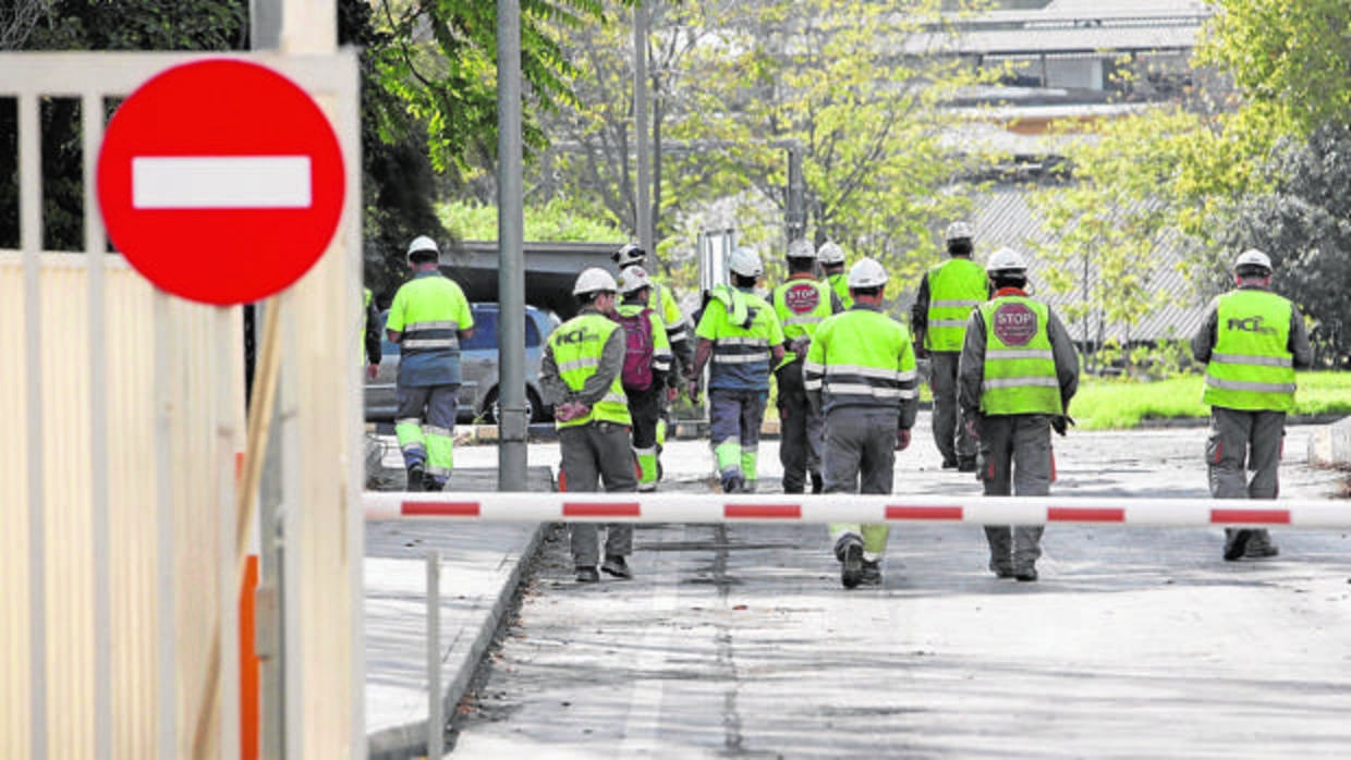 Trabajadores de la fábrica en una protesta