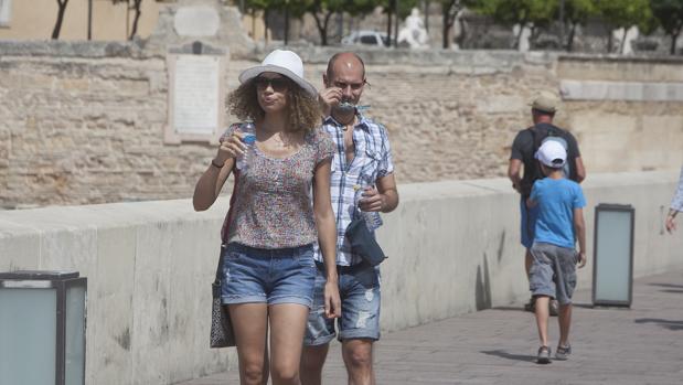 La ola de calor se apiada de Córdoba y el mercurio llegará a bajar hasta los 35 grados de máxima