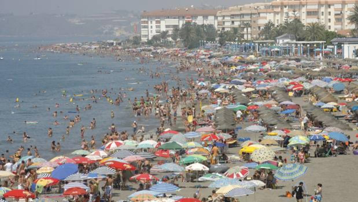 Playa de Torrox en la costa malagueña