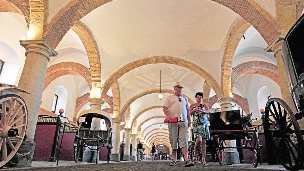 Interior de las Caballerizas Reales, actualmente utilizadas or la entidad Córdoba Ecuestre