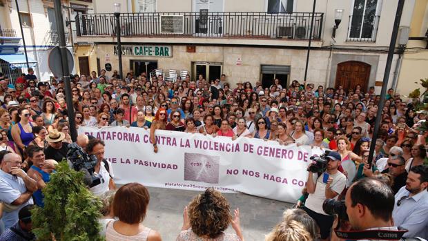 Manifestación de apoyo a Juana Rivas encabezada por su abogada