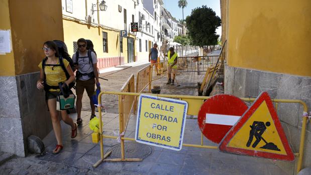 El retraso en la aprobación de los PGE deja un agosto con menos calles en obras en Córdoba