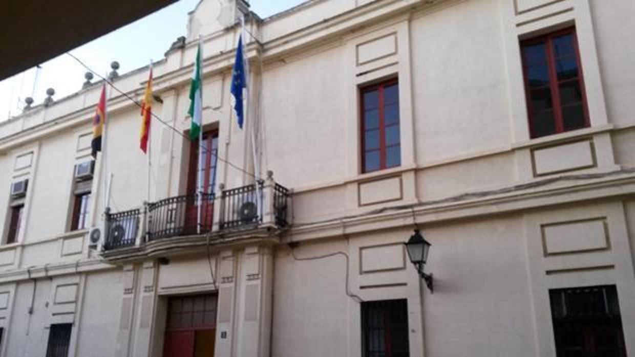 Fachada del Ayuntamiento de la localidad cordobesa de Peñaroya-Pueblonuevo