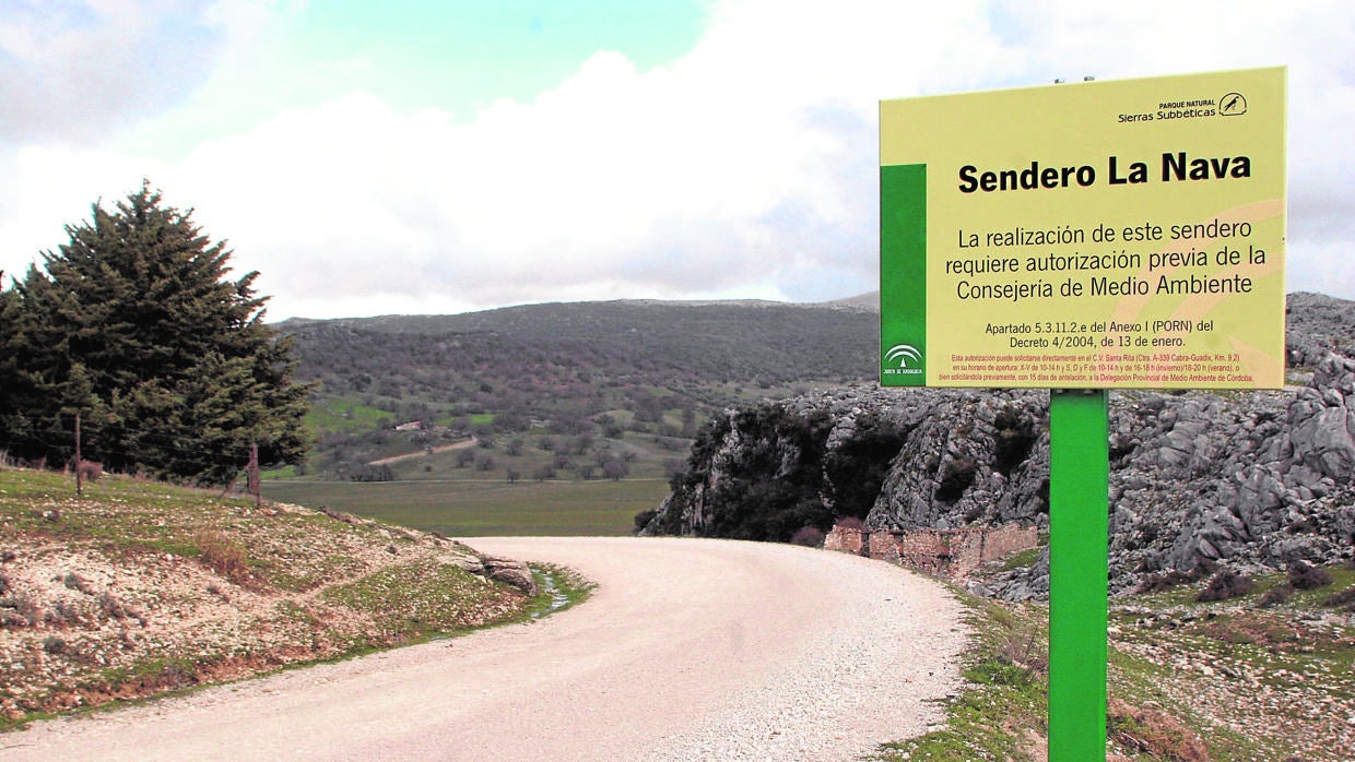 Sendero de La Nava, en la Subbética cordobesa, en el término municipal de Cabra