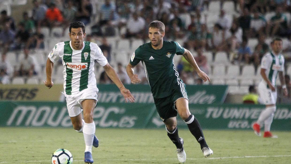 Carlos Caballero, capitán del Córdoba, jugó unos minutos en la segunda mitad