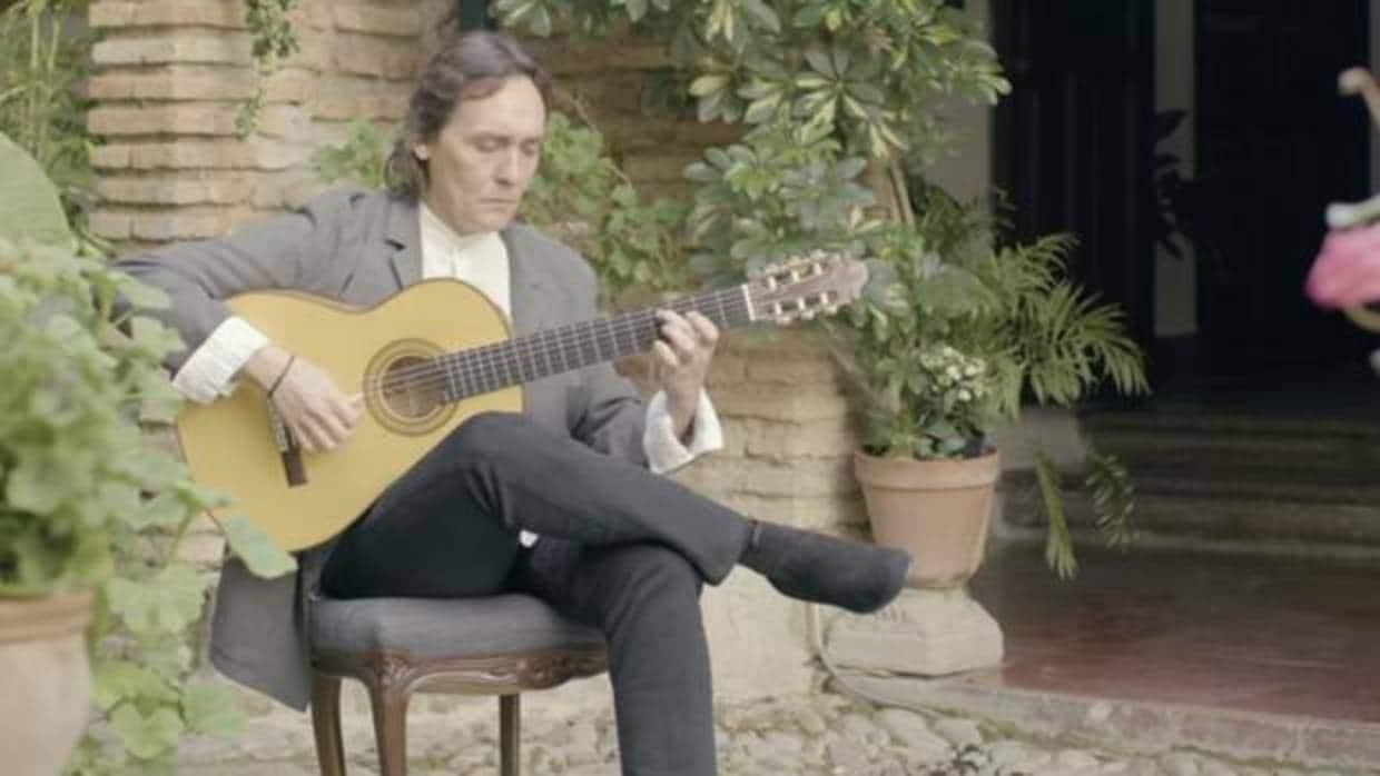 Fotograma del video musical de Vicente Amigo para difundir los Patios de Córdoba