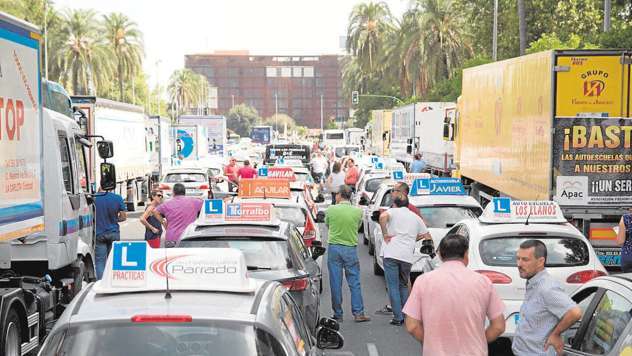 Protestas de autoescuelas en Córdoba durante el mes de julio